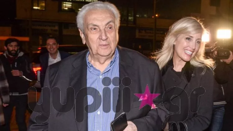 Laurie Holcombe Δημήτρης Κοντομηνάς