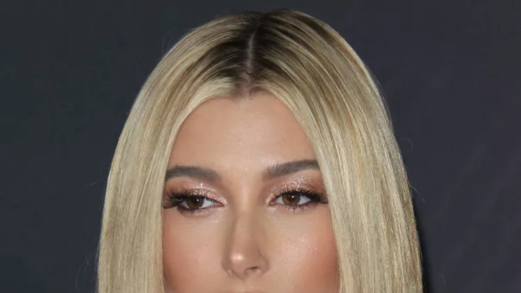 Το ολόχρυσο makeup look της Hailey Baldwin που θα αντιγράψουμε σίγουρα