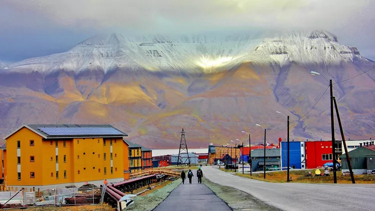 longyearbyen-town-centre_c1cn
