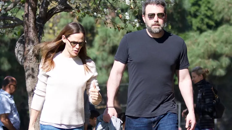 Jennifer Garner and Ben Affleck  went to their son basketball practice