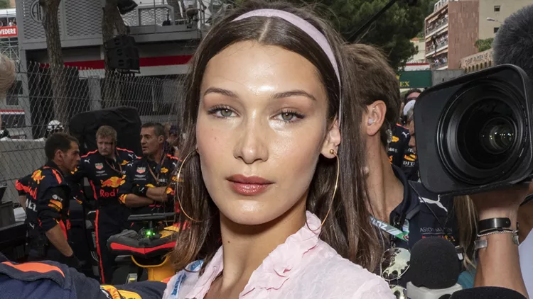 bella-hadid-denim-slide