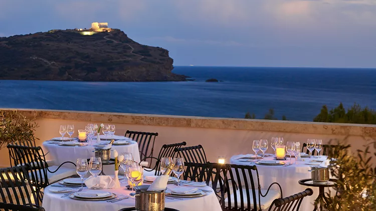 the-restaurant-at-cape-sounio-offers-unique-views-of-temple-of-poseidon-18791