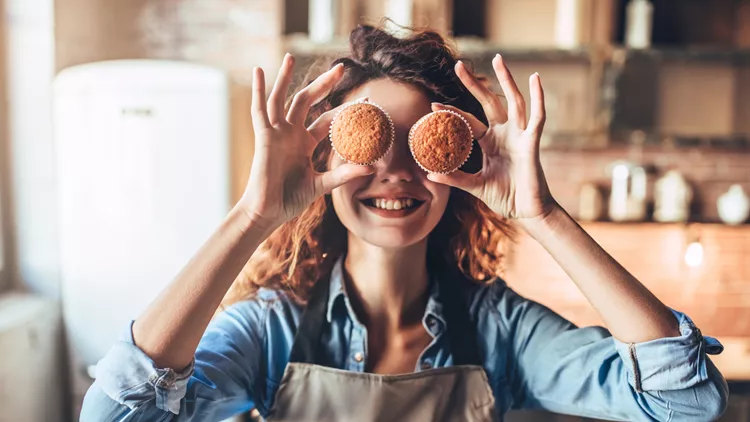 Attractive woman on kitchen.