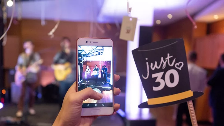 Avon_Just 30 Party (2)