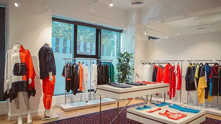 tommy_hilfiger_digiral_showroom__2_