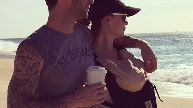 Behati Prinsloo & Adam Levine (12)