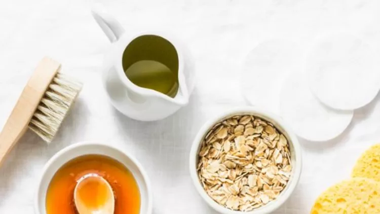natural-moisturizing-nourishing-cleansing-face-mask-coconut-oil-e-picture-id950368314-600x600