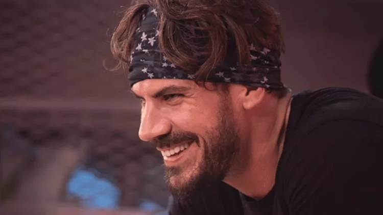 Άκης Πετρετζίκης