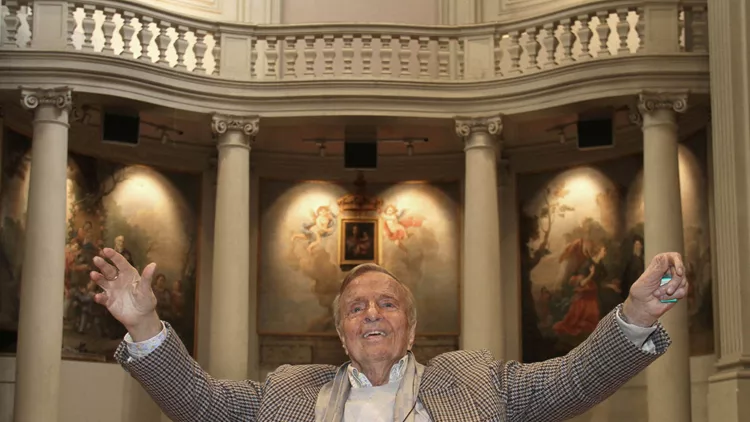 Director Franco Zeffirelli visiting the old Court of Florence, new seat of his Foundation