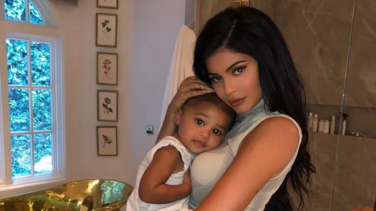 Kylie Jenner - Stormi Webster