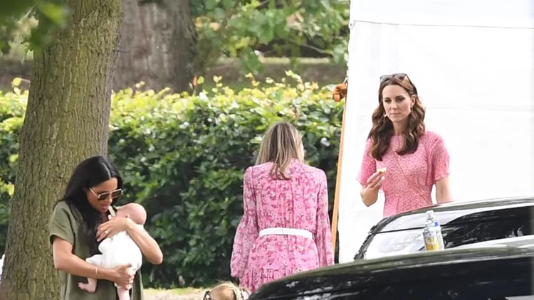 Kate Middleton - Meghan Markle