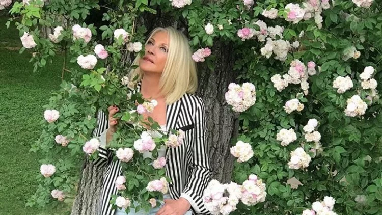 Η Ρούλα Κορομηλά στα 90s