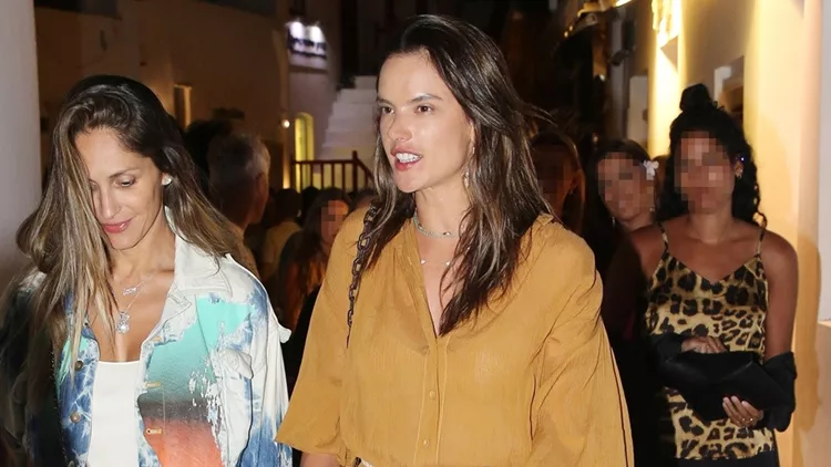 Η Alessandra Ambrosio με τα παιδιά της στην Μύκονο