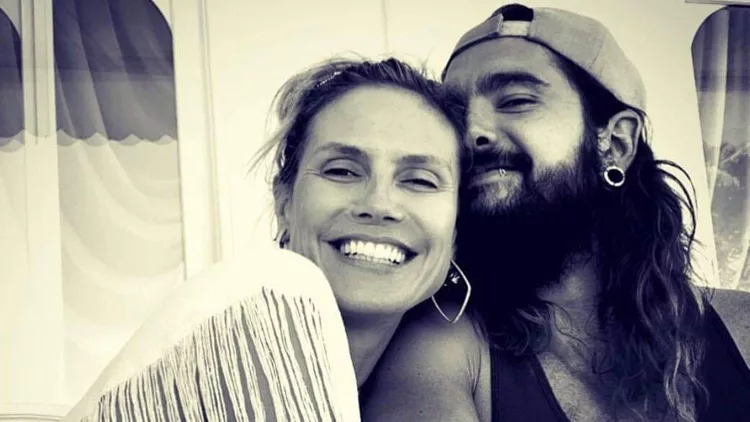 77EE7904-5A80-41A7-8B9E-D254810928F3