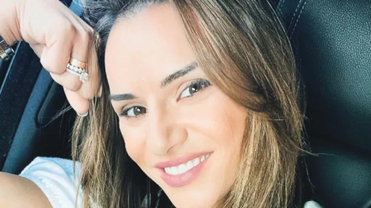 Elenh Tsolakh Etsi Deixnei Xwris Ka8oloy Makigiaz Celebrities Eidhseis