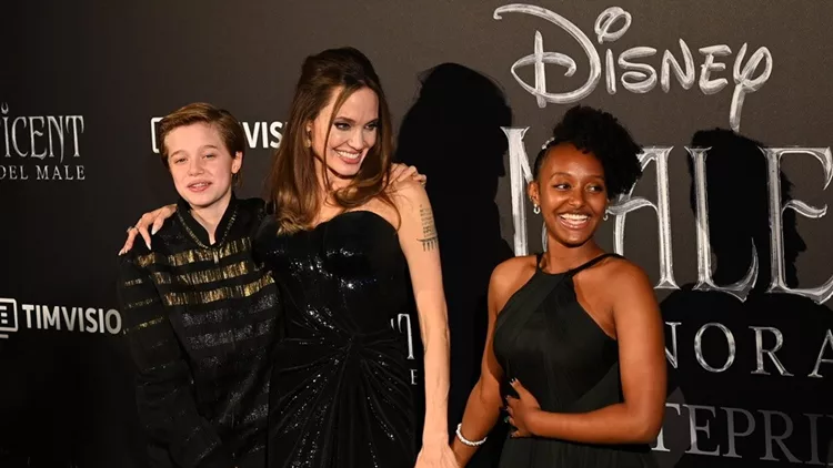 Shiloh Nouvel Jolie-Pitt,Angelina Jolie and Zahara Marley Jolie-Pit