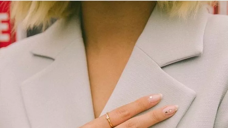 βερνίκι με αστέρια