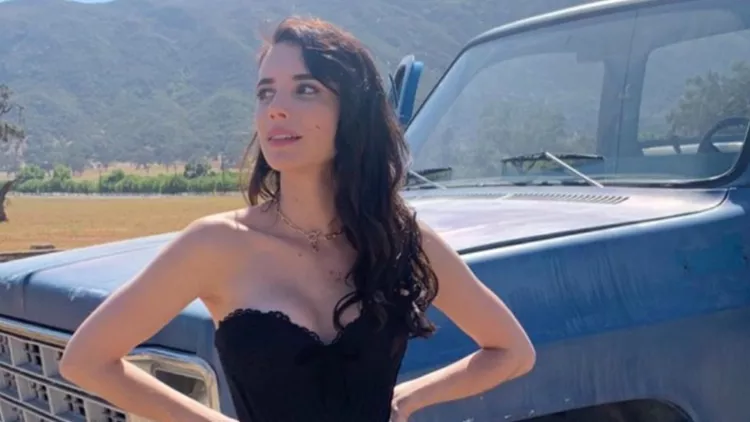 Emma Roberts brunette