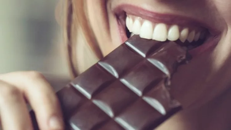 eating-chocolate-picture-id506763884