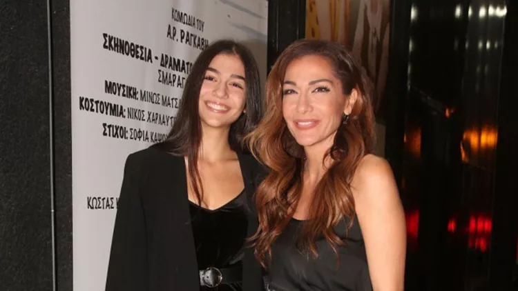 despina-vandi-melina-nikolaidi-eksodos-parastasi