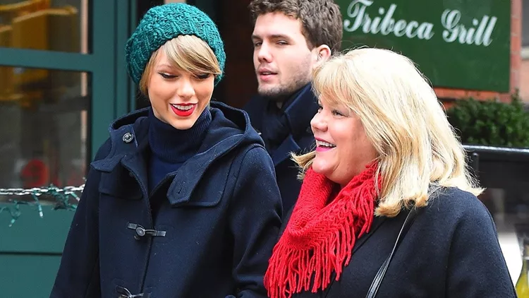 Taylor Swift, Andrea Swift