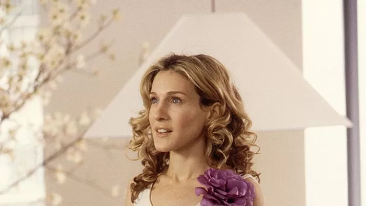 carrie-bradshaw-basics-279271-1555099156010-image.700x0c