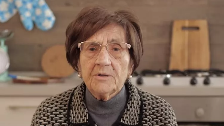 Θέμα Κορονοϊός | Μια Ιταλίδα γιαγιά δίνει τις καλύτερες συμβουλές