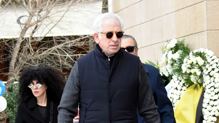 Πέτρος Φιλιππίδης