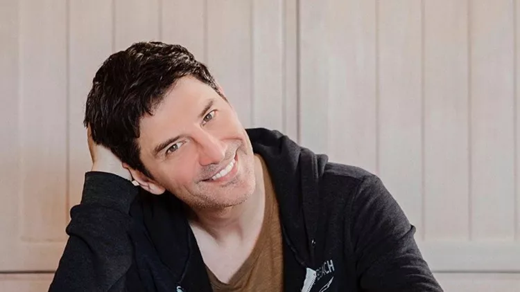 sakisrouvas_82157922_2734397386655862_3696301551965902407_n