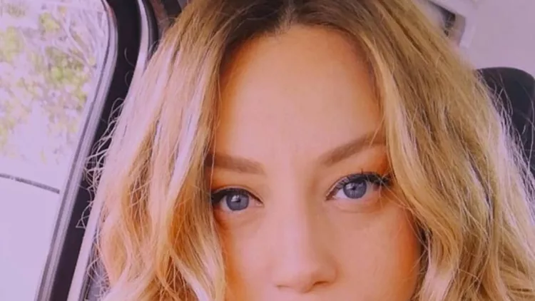 Εύα Τσάχρα προφίλ