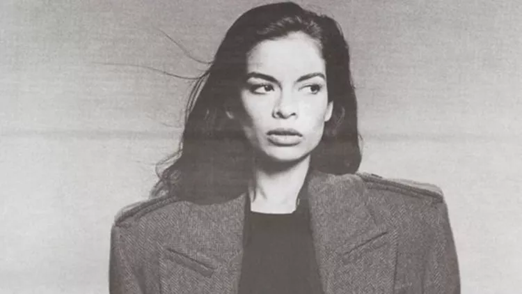 deka-iconic-emfaniseis-tis-bianca-jagger.col-8