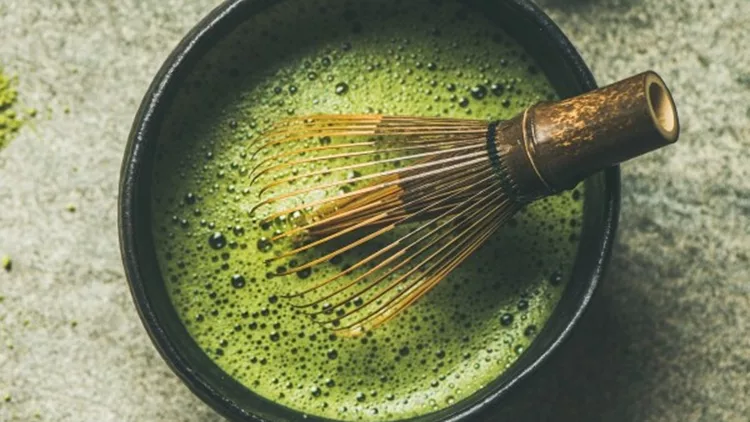 matcha-powder-chashaku-spoon-chasen-bamboo-whisk-chawan-bowl-cups-picture-id899479150