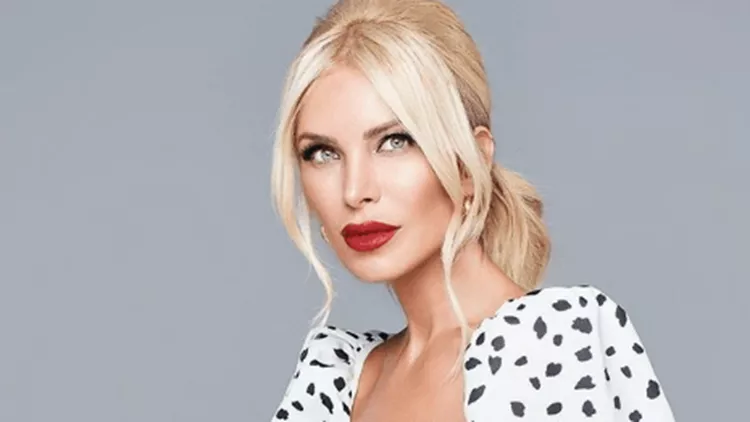 Katerina Kainoyrgioy H Apokalypsh Gia To Outfit Ths Celebrities Eidhseis