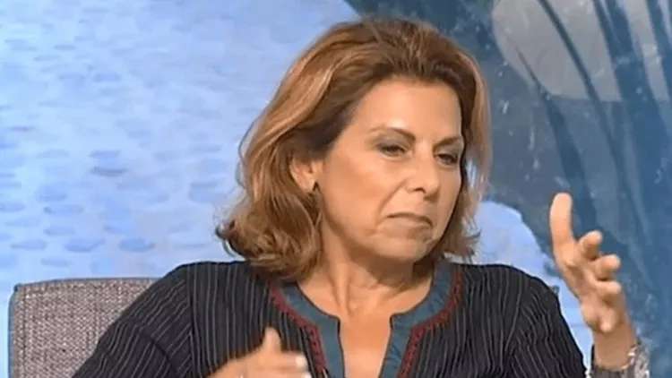 eixa-tin-megali-tyxi-meta-ton-thanato-tis-miteras-mou-o-pateras-mou-na-padreftei-ti-theia-mou.col-8