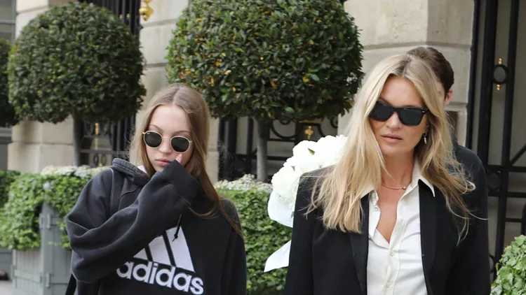 Kate Moss And Daughter Leaving Ritz Hotel - Paris