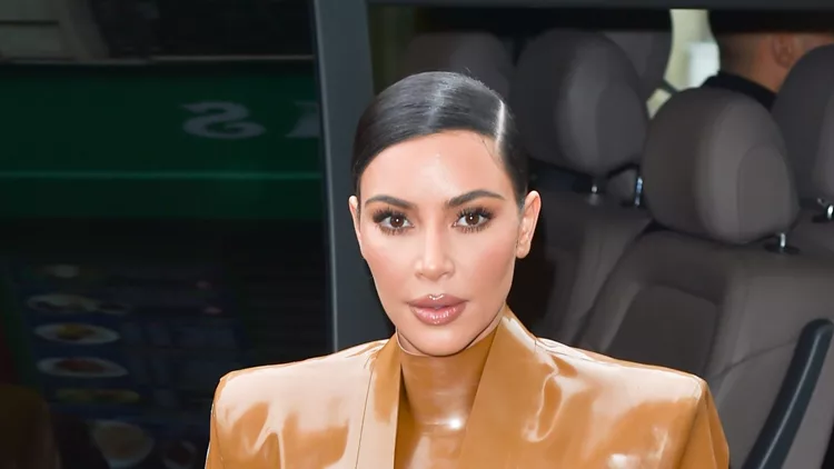 Kim Kardashian And Sister Kourtney Kardashian Arrive At The Bouffe Du Nord Church/Theatre For Sunday Service With Kanye West