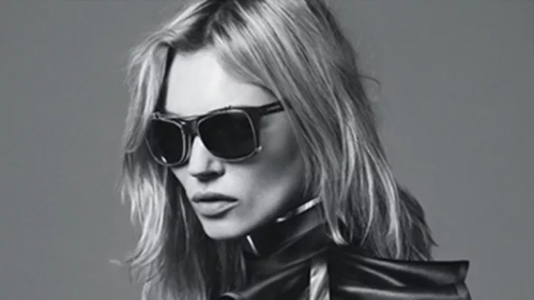 H Kate Moss πρωταγωνιστεί για πρώτη φορά σε καμπάνια του οίκου Givenchy