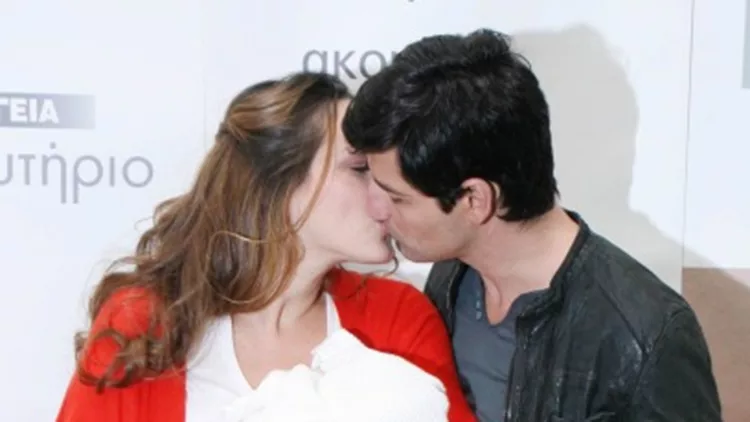 Σάκης Ρουβάς - Κάτια Ζυγούλη: Η έξοδος από το μαιευτήριο