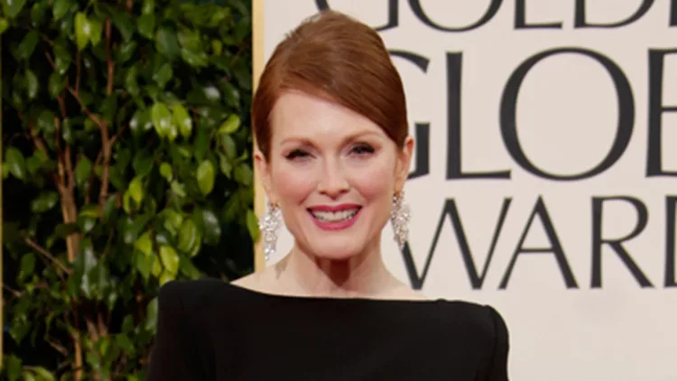 Αντίγραψε το look της Julianne Moore στις Χρυσές Σφαίρες