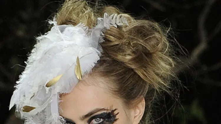 Chanel Haute Couture: Οι τάσεις για μαλλιά και μακιγιάζ