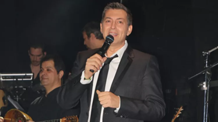 Η πρεμιέρα του Νίκου Μακρόπουλου στο Fix!
