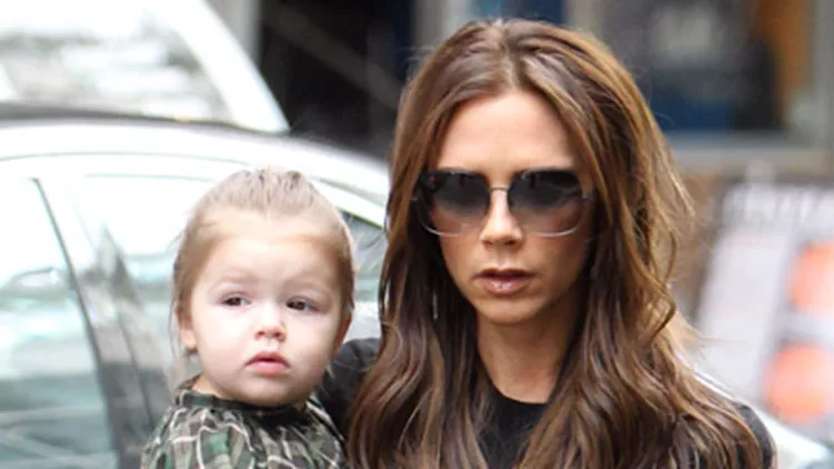 Victoria & Harper Beckham: Βόλτες στη Νέα Υόρκη