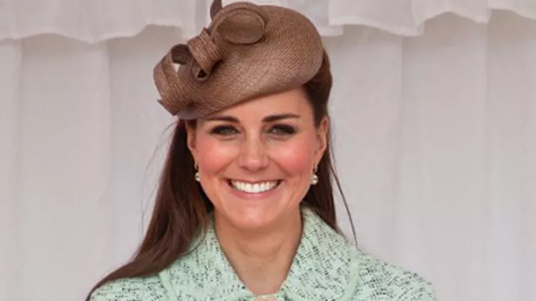 Kate Middleton: Δημόσια εμφάνιση με φουσκωμένη κοιλίτσα 