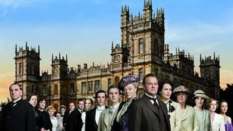 Ρούχα και έπιπλα εμπνευσμένα από το Downton Abbey