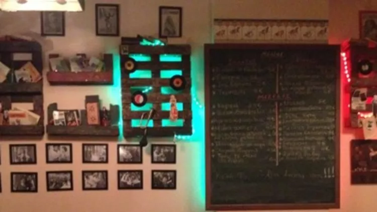 Πετάει ο γάιδαρος