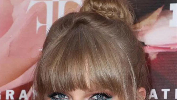 Η Taylor Swift στα Fragrance Foundation Awards 2013