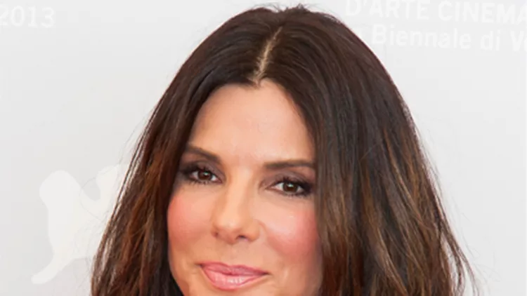 H color block εμφάνιση της Sandra Bullock