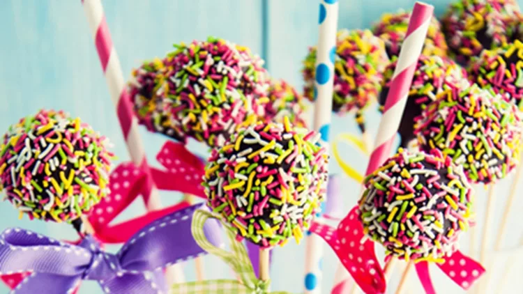 Cake pops, τα σοκολατένια γλειφιτζούρια!