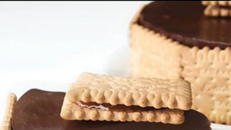 Τούρτα με σοκολάτα-μαρμελάδα & Μπισκότα βερίκοκο με μπισκότα ΠΤΙ-ΜΠΕΡ