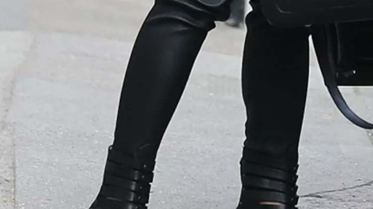 Ποια φόρεσε τα νέα ankle boots της Diesel;